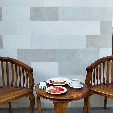 Kutus Bali Guesthouse Санур Экстерьер фото