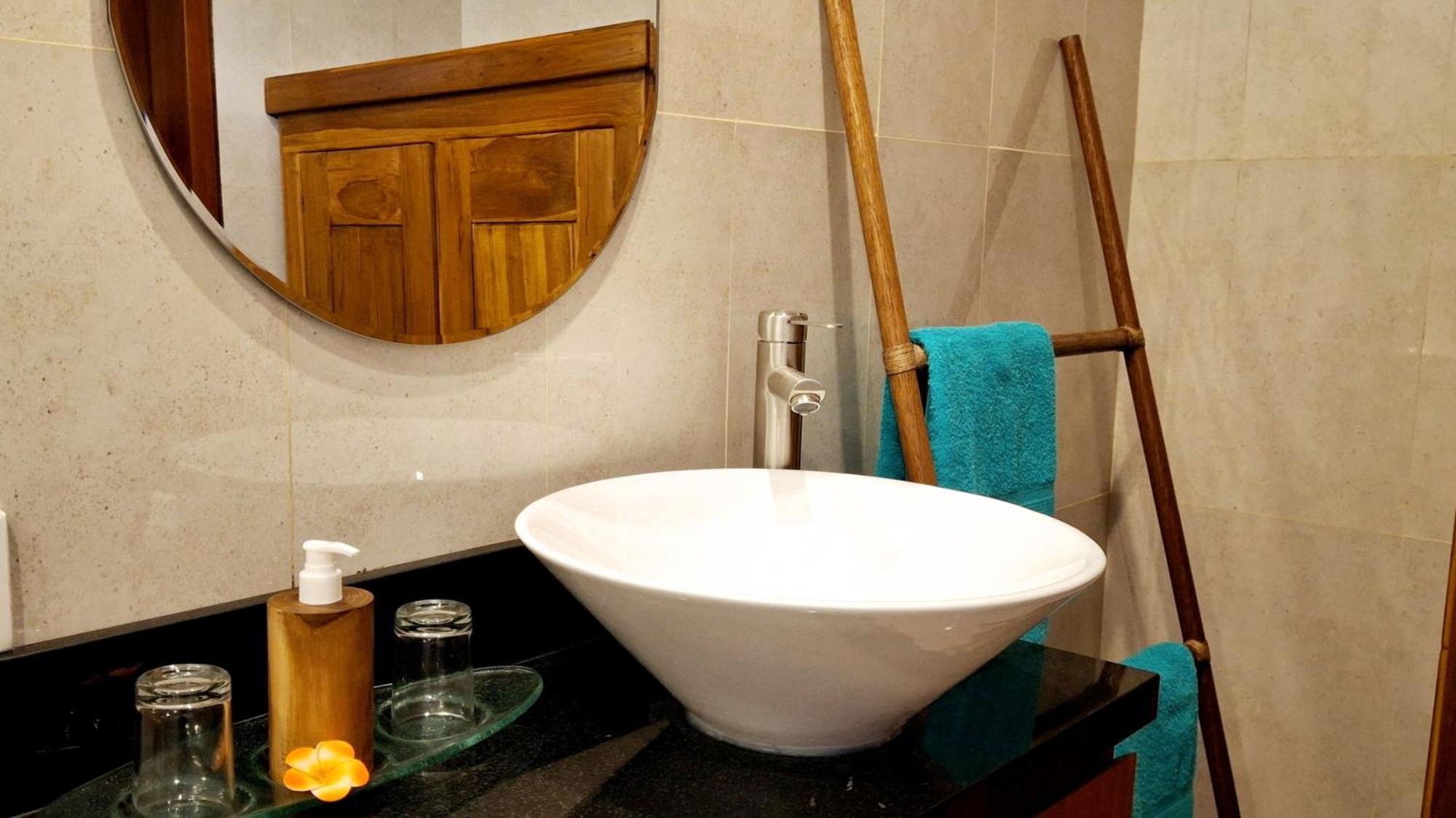 Kutus Bali Guesthouse Санур Экстерьер фото